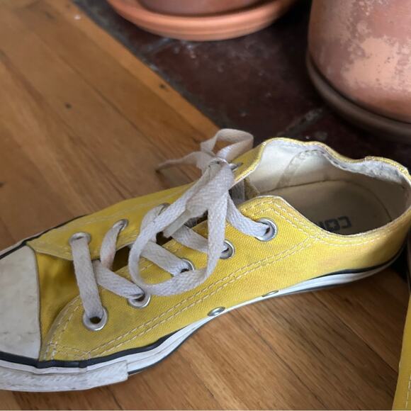 Converse Chuck Taylor All-Star Classic Yellow Sneakers Low Top Size W5.5 / M3.5 - Picture 5 of 10